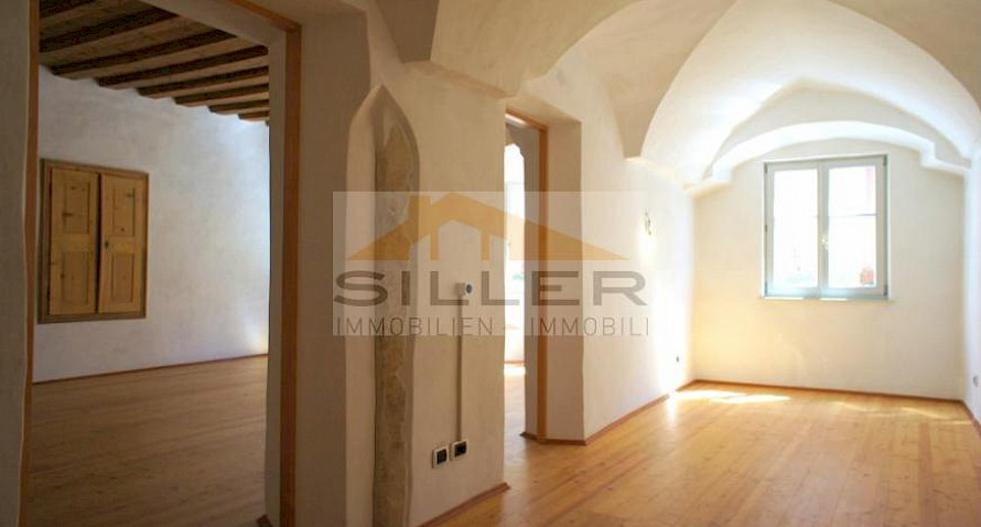 3-room apartment, centrally located with parking space Bild