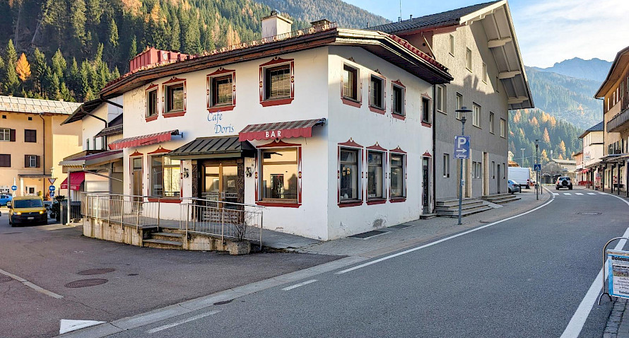 Tageskaffe/Bar entlang der Brennerstraße Tageskaffe/Bar entlang der Brennerstraße Bild