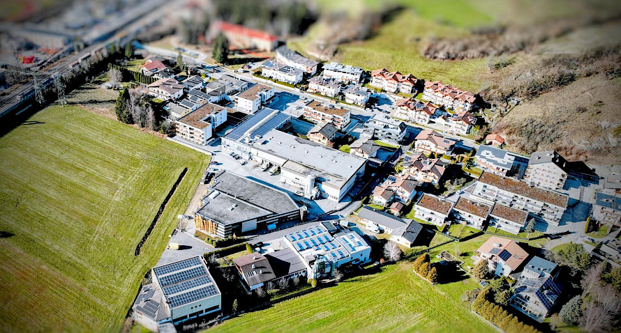 Moderne Lager- und Produktionshalle Moderne Lager- und Produktionshalle Bild