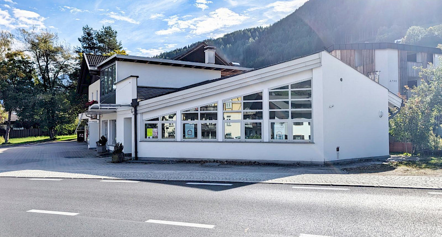 großflächiges Bürolokal mit Keller, Magazin und 5 Autostellplätzen! großflächiges Bürolokal mit Keller, Magazin und 5 Autostellplätzen! Bild