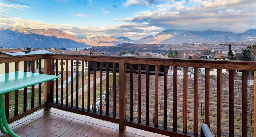 Gut ausgestattete 3-Z-W mit Fernblick Gut ausgestattete 3-Z-W mit Fernblick Bild