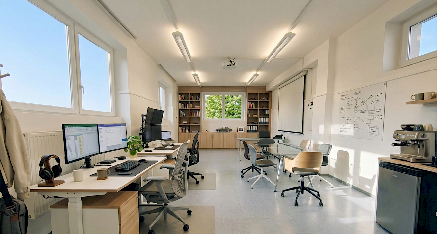 Geschäfts-/Bürolokal im Erdgeschoss - zentrale Lage ! Geschäfts-/Bürolokal im Erdgeschoss - zentrale Lage ! Bild