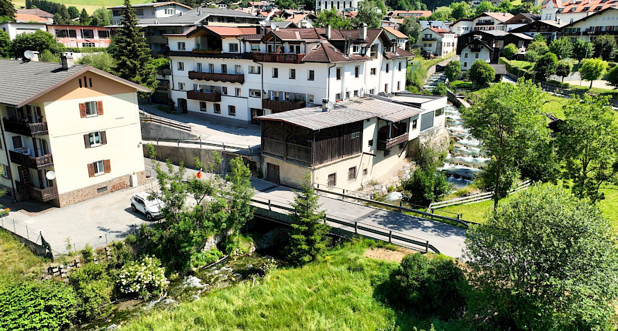 Günstige Gelegenheit: zentrale 2-Z-W mit ausbaufähigem Magazin Günstige Gelegenheit: zentrale 2-Z-W mit ausbaufähigem Magazin Bild