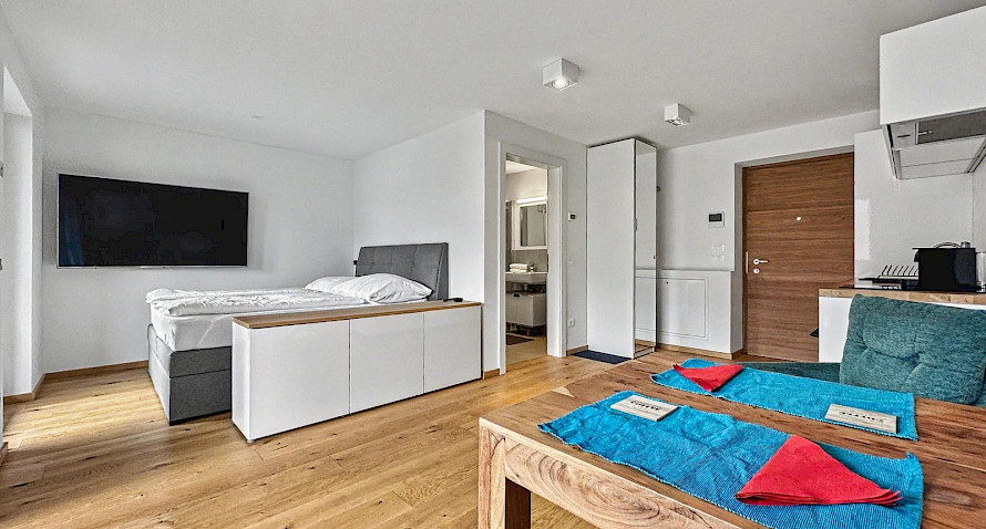 Kleines Juwel im Zentrum: sonnige 1-Z-W mit Traumaussicht Kleines Juwel im Zentrum: sonnige 1-Z-W mit Traumaussicht Bild