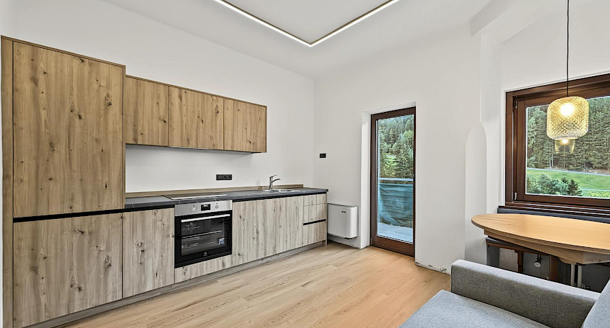 Stilvoll sanierte 2-Z-W mit Westbalkon Stilvoll sanierte 2-Z-W mit Westbalkon Bild
